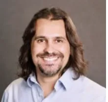 Leo  Sanches